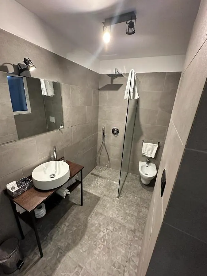 Capsule hotel Dazio Exclusive Rooms Roma Italy